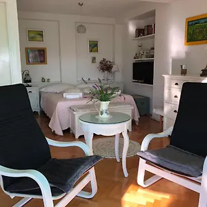 Nora Apartamento